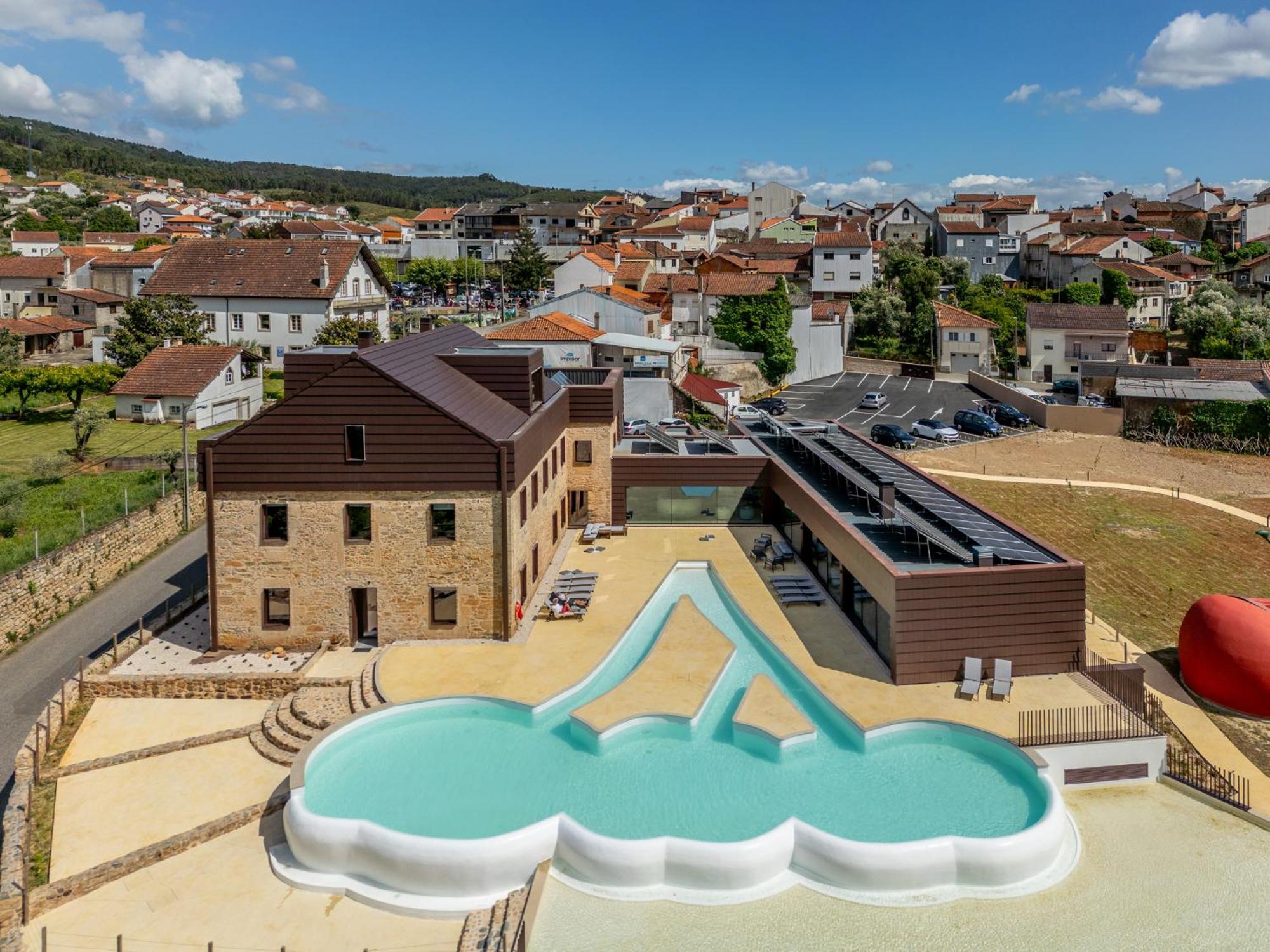 Cherry Sculpture Hotel Paul Εξωτερικό φωτογραφία